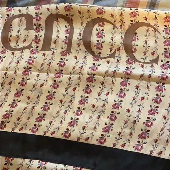 Authentic Gucci scarf - Picture 3 of 3